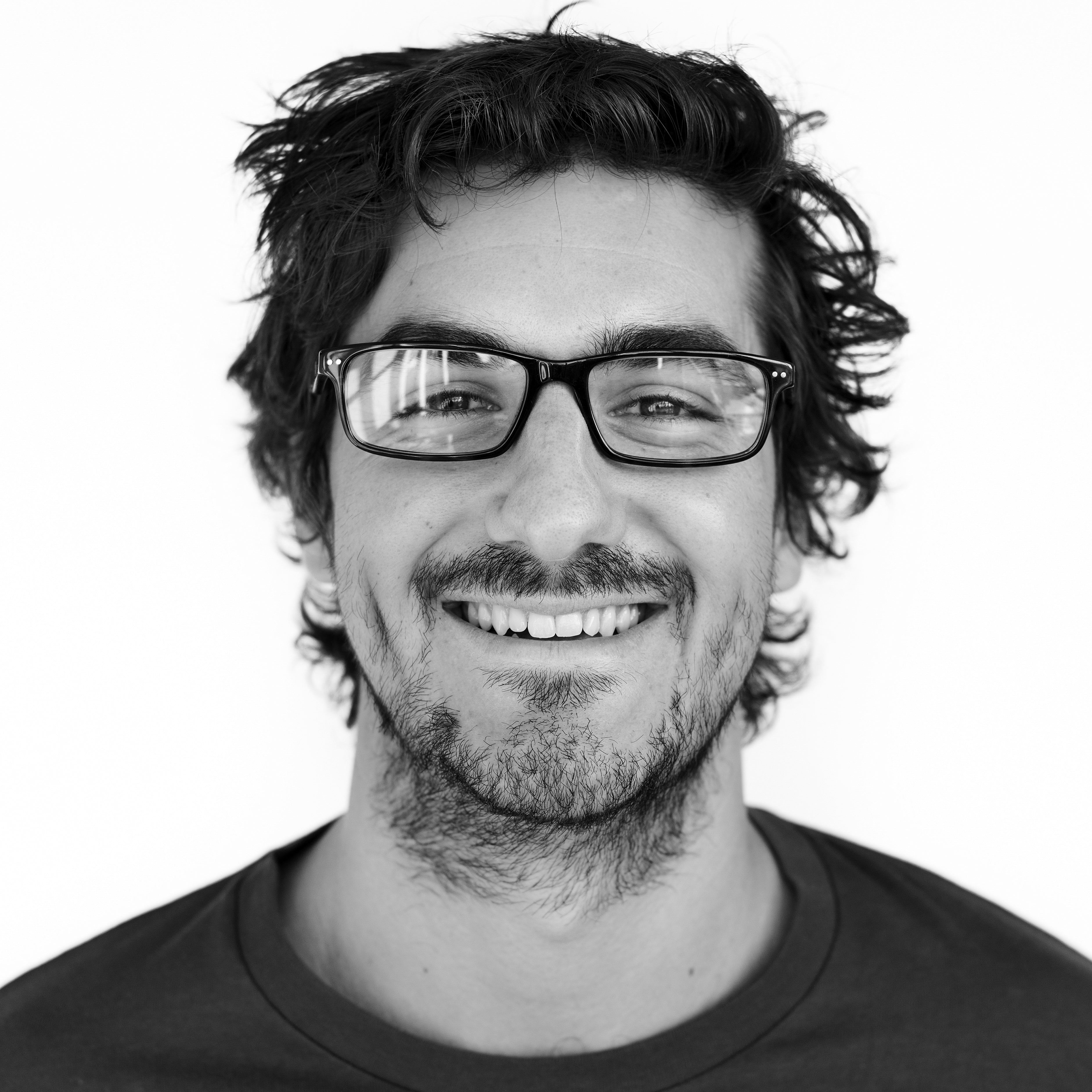 <em>Luis L.</em>